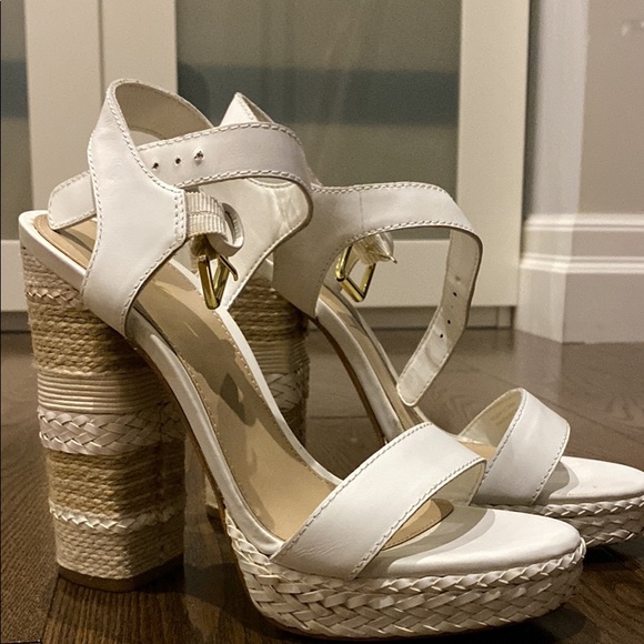 Super cute size 7 Aldo shoes. - Picture 2 of 3